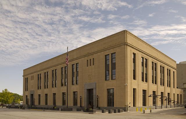 Federal courthouse exterior where detainer and custody legality may be litigated