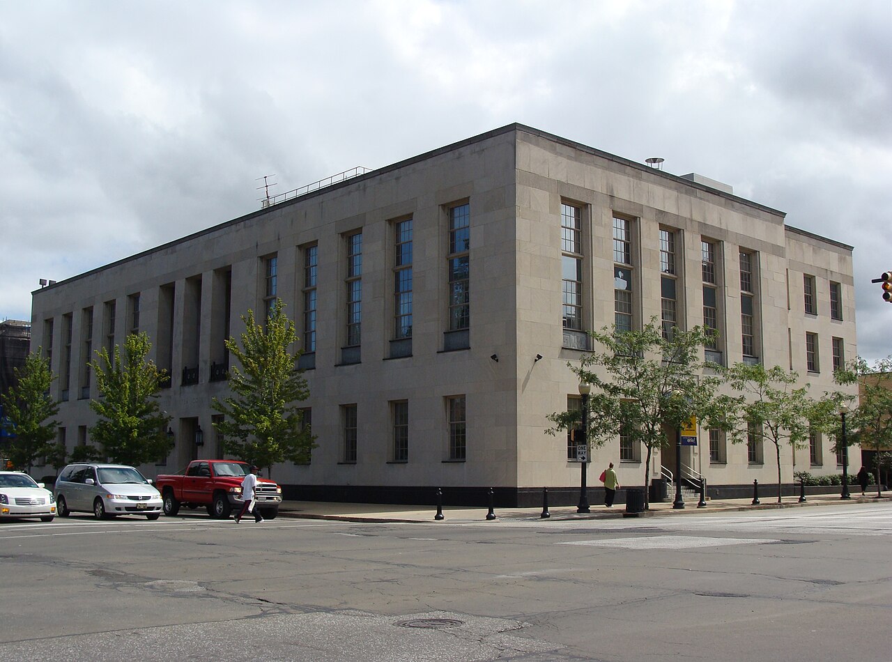 Federal courthouse exterior illustrating late immigration court continuance requests and docket pressure