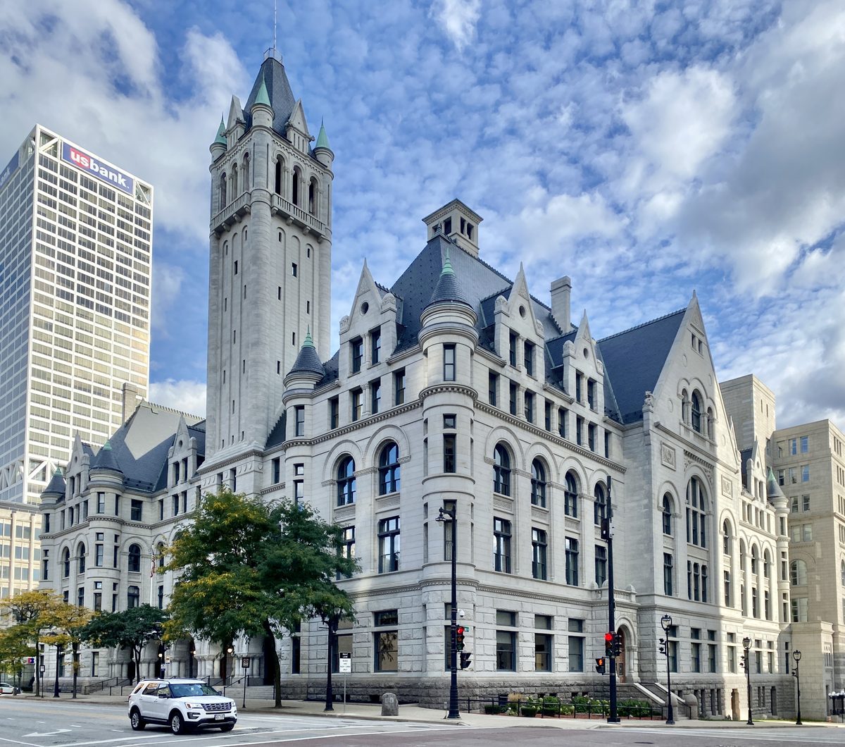 Federal courthouse exterior tied to notice to appear for immigration court recordkeeping and first-document review